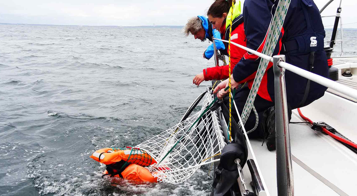 corso di sicurezza in mare - recupero uomo a mare - LNI